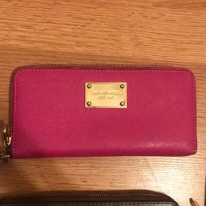 Michael Kors wallet/wristlet